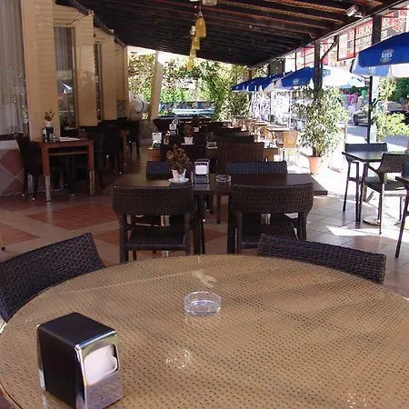 Kleopatra Ikiz ホテル 3*